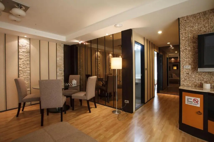 2A - 2 Bedroom Downtown Apartment With Shared Pool