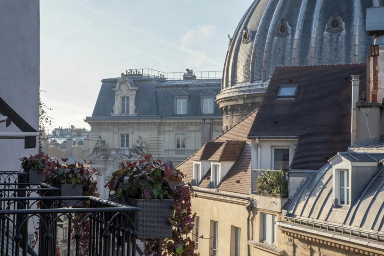 Burgundy photo 31