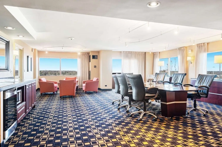 Hilton Chicago/Oak Brook Suites