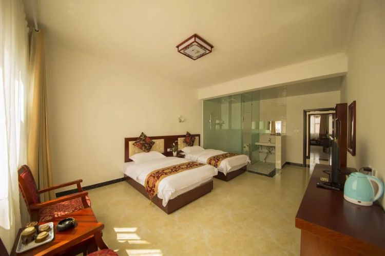 LV QI Hotel