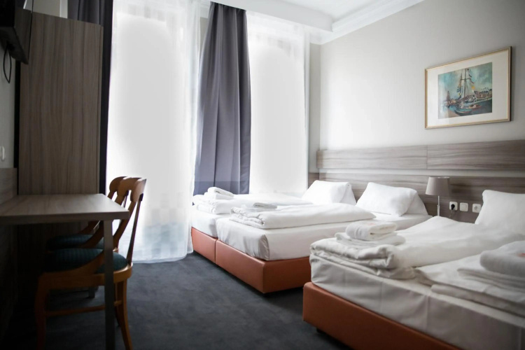City Hotel
