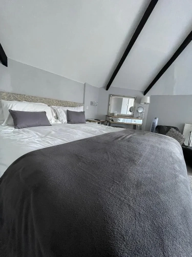 1 Bedroom Apartment with view