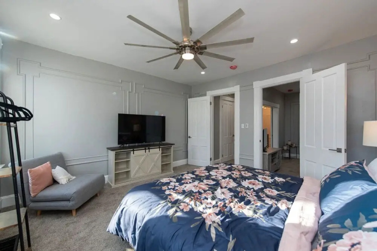 The Incline Suite 2