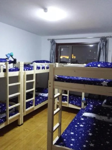 Aizhu Hostel
