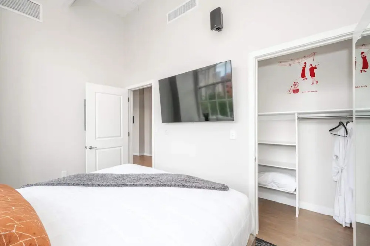 The 333 Suites 303 Suite for 6