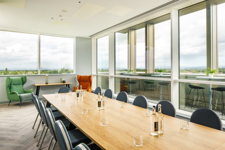 Holiday Inn Manchester Airport photo 21