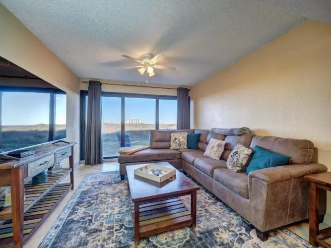 Island House Condominiums