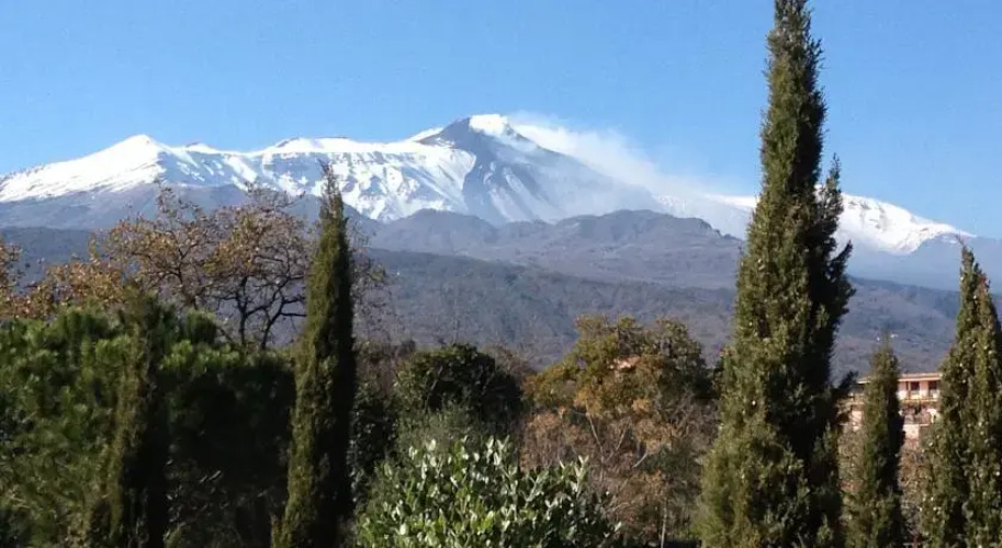 Acireale Tra l'Etna e il Mare