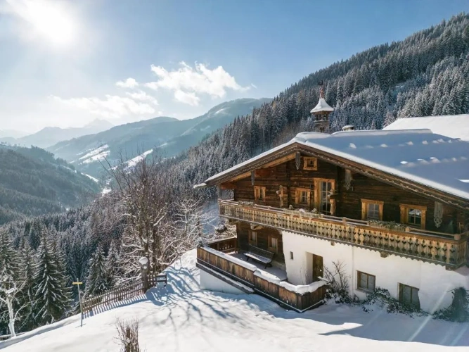 2 Bedrooms Chalet