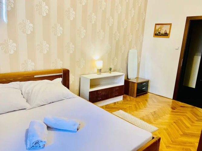 Prague Service Apartment - Central Square Location