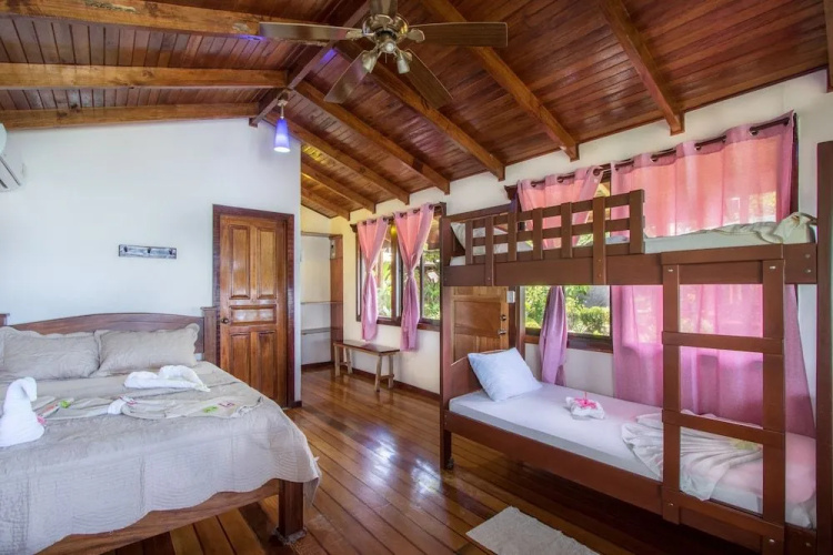 Cotingas Ocean View