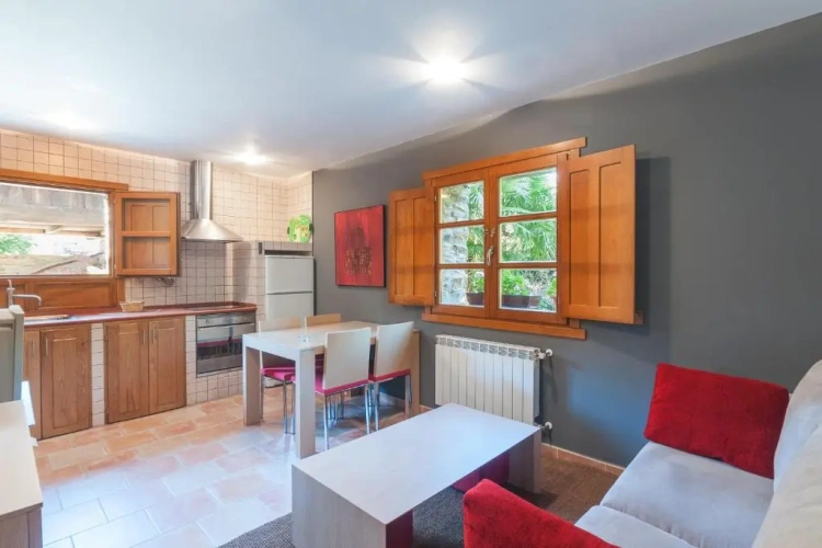 2 Bedrooms Apartment