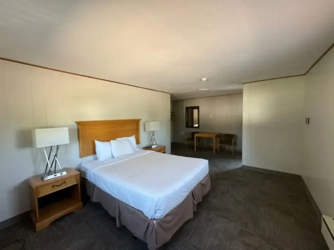 Maple Ridge Motel