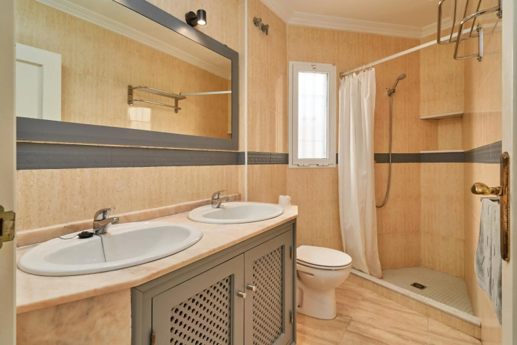 Apartment with private pool