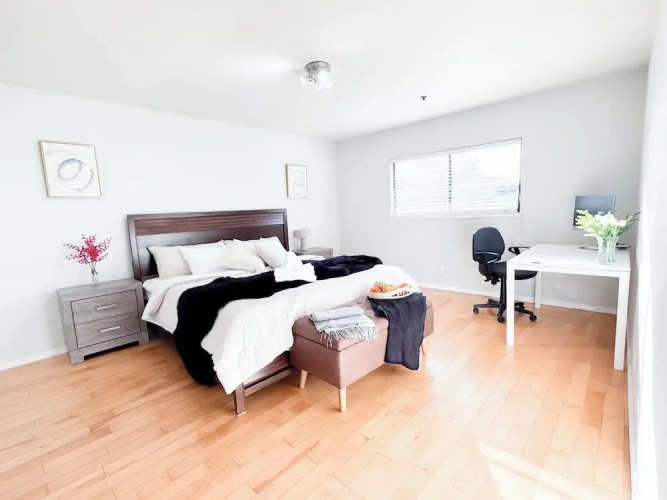Sunnyvale 3B2b Super Big House
