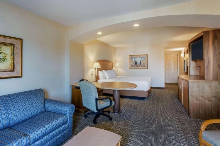 Deluxe Double Suite