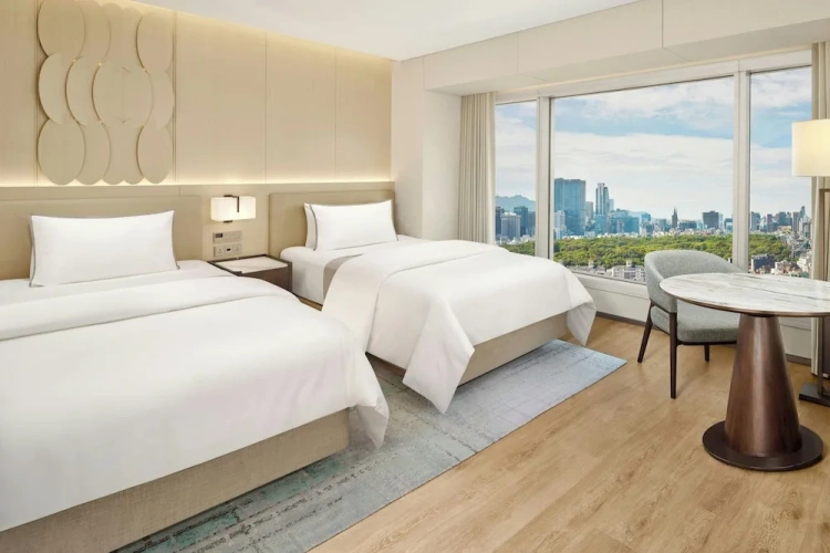 Standard Quadruple Club room