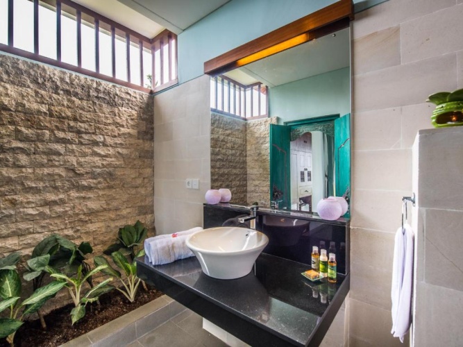 2 Bedrooms Villa with balcony and with view
