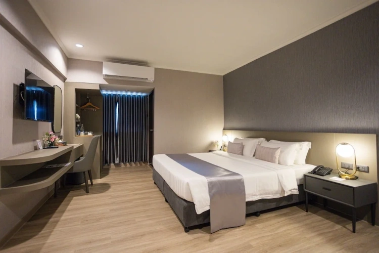 Premier room