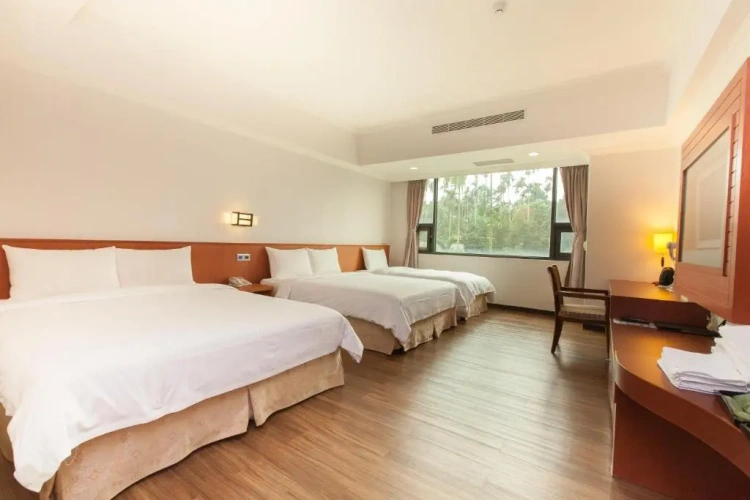 Deluxe Family Suite