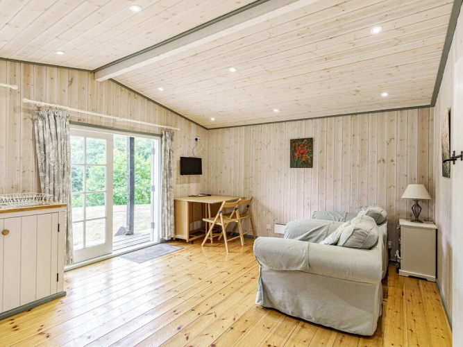 Lakeside Cabin