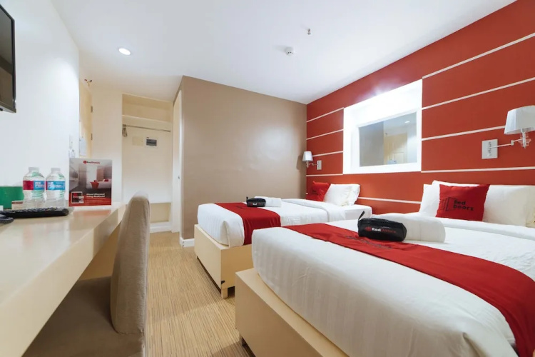 Reddoorz Plus @ Hotel Metro