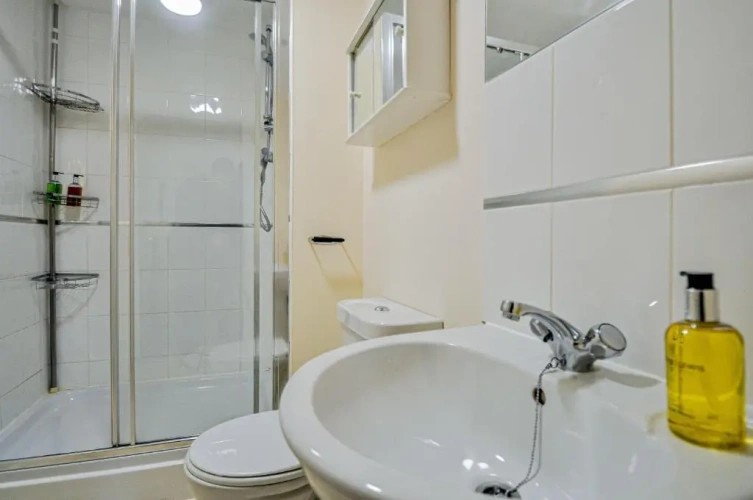 2 Bedrooms Apartment