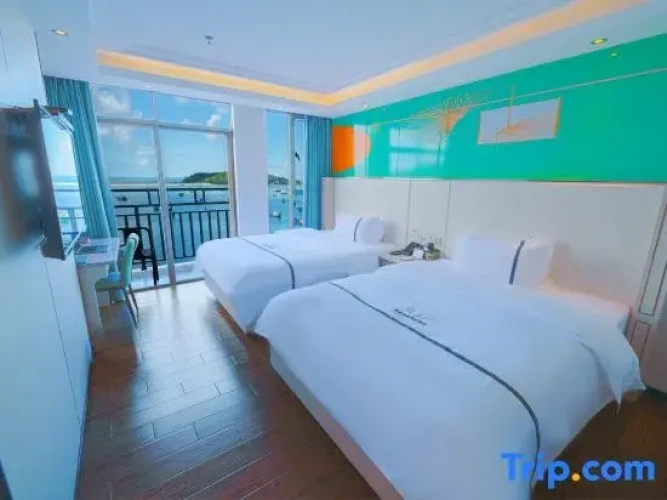 1 Bedroom Deluxe Suite with balcony and with sea view