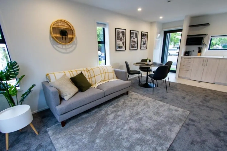 2 Bedrooms Apartment