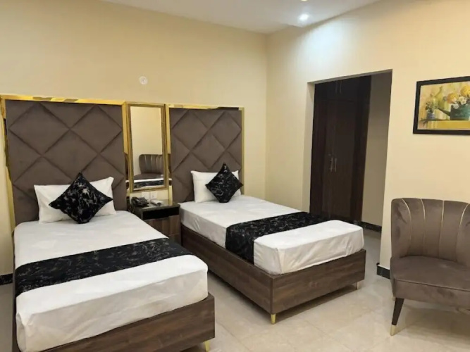 Gold Pine Hotel Lahore