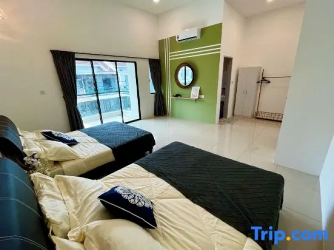 4 Bedrooms Cottage