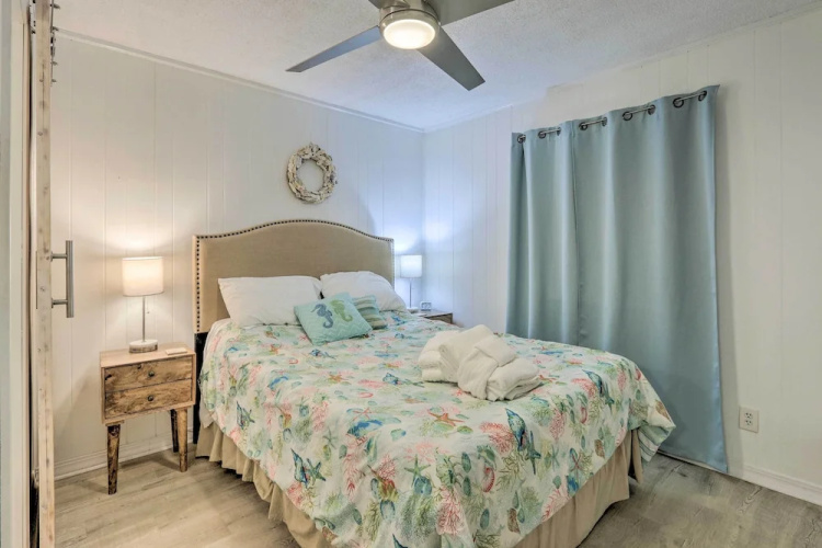 Hilton Head Condo w/ Covered Balcony + Pool Access