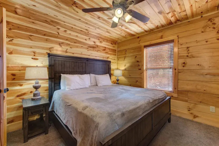 Chilling Bear Lodge