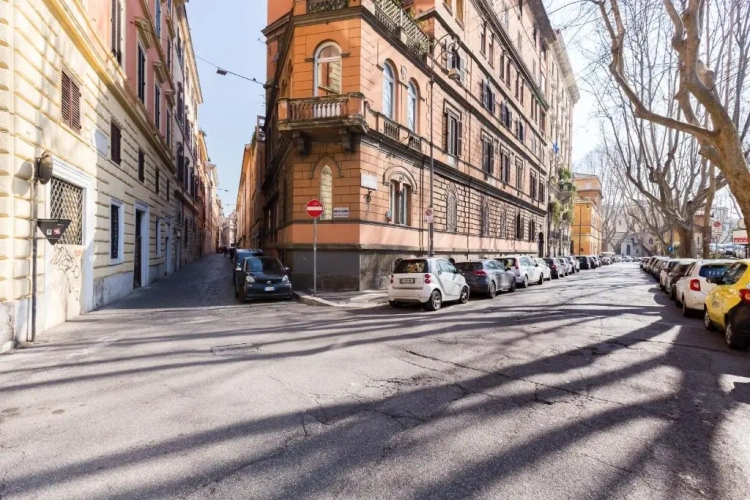 3 Bedrooms Apartment