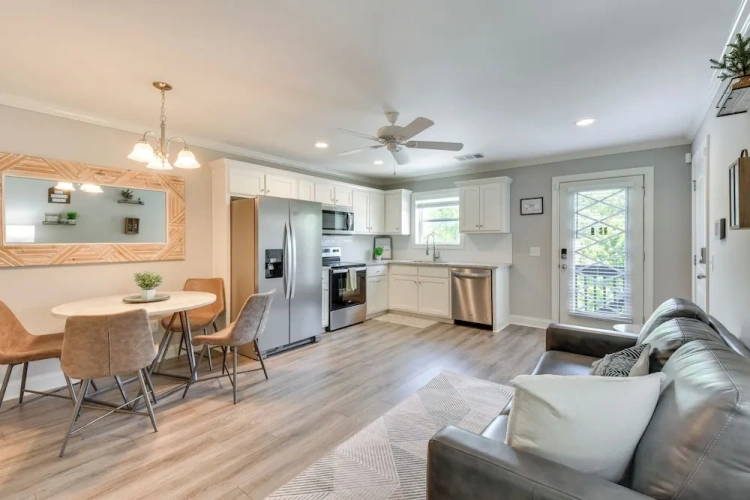 1 Bedroom Apartment