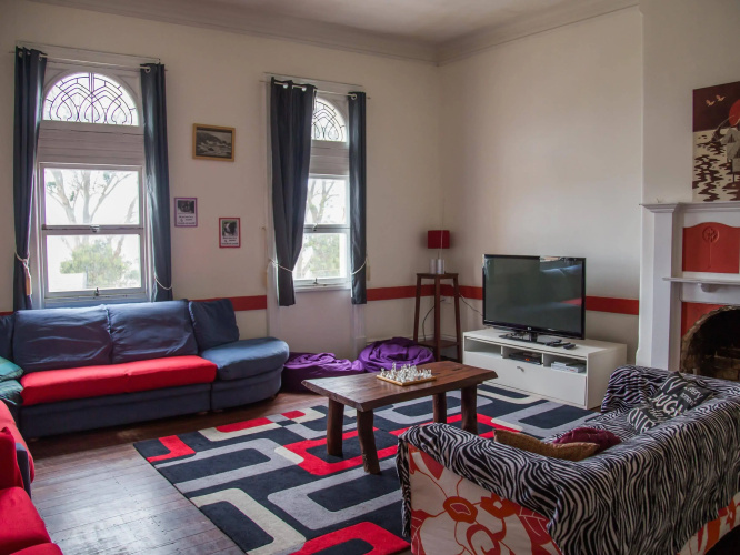 1849 Backpackers Hotel