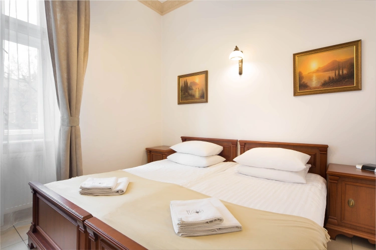 2 Bedrooms Apartment