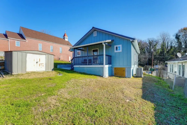 Walk Downtown: Charming Rome Abode w/ Yard!