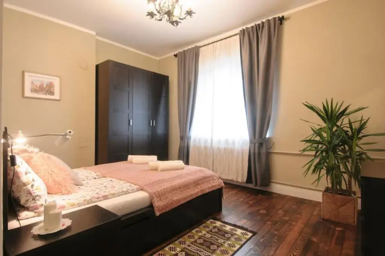 115 m2 - Top Center Artistic Apartment