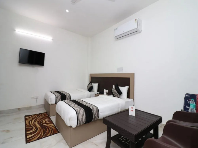 OYO 22584 Rv Homes