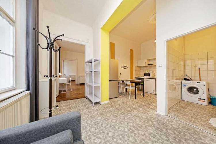 2 Bedrooms Apartment