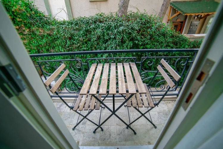 Standard Twin room with balcony and with partial sea view