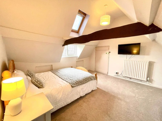 Walnut Tree House