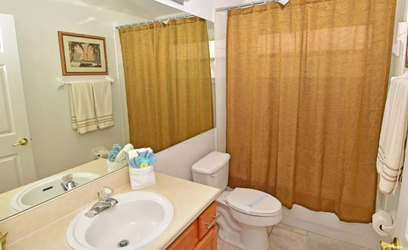 2683OL Jagu s Place 5 Br townhouse by RedAwning