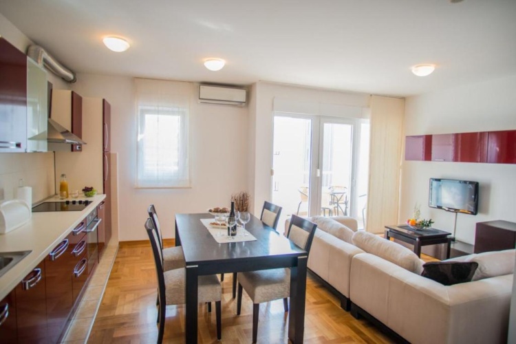 2 Bedrooms Duplex Apartment with balcony