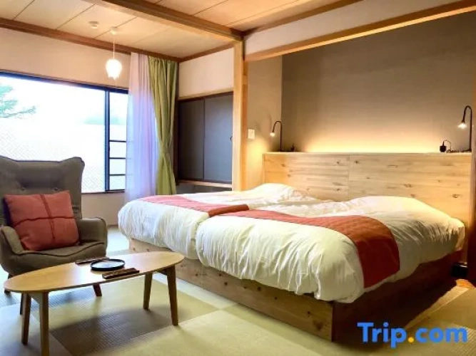 Standard room with mountain view
