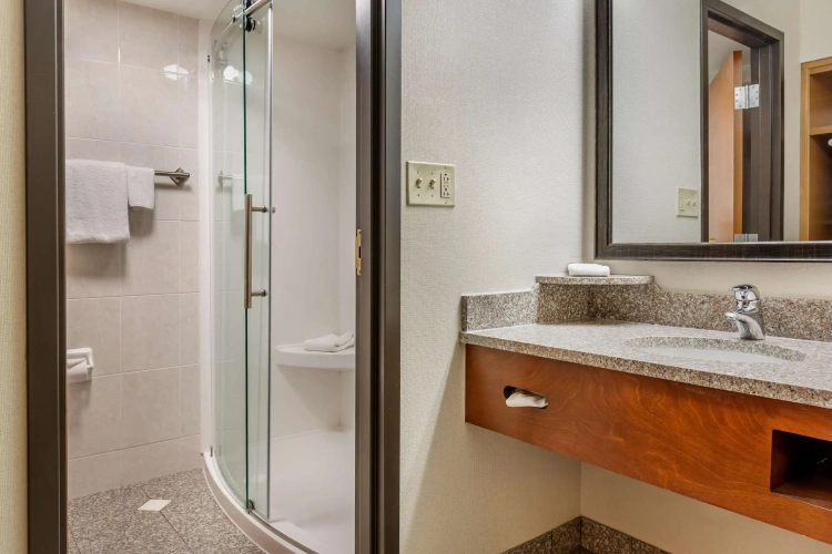 2 Bedrooms Double Suite