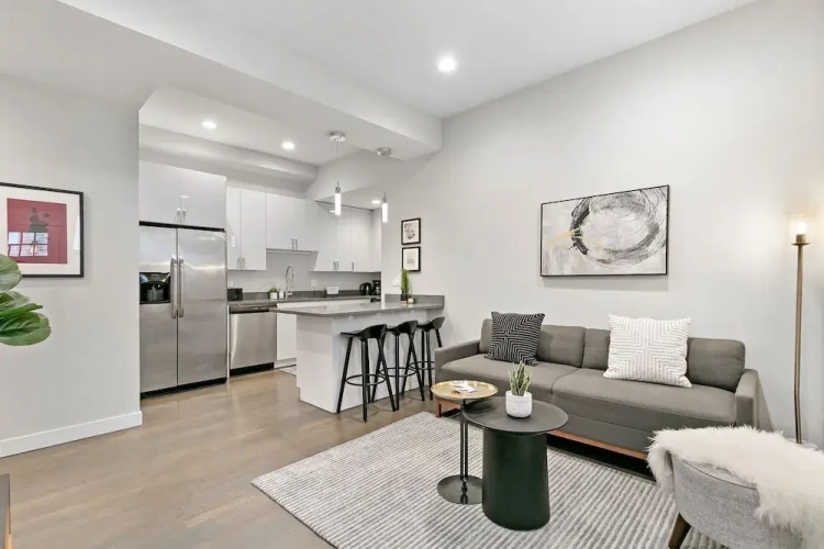 2 Bedrooms Classic Apartment