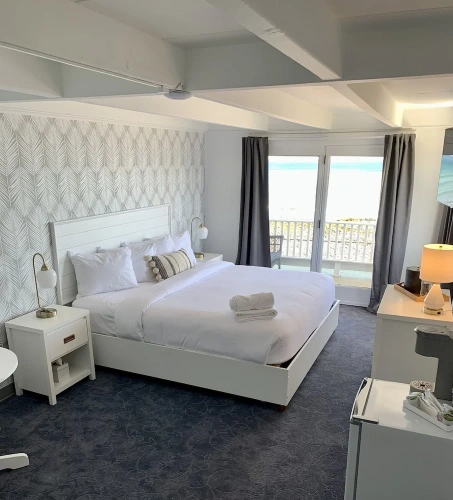 Deluxe Double room with balcony and with ocean view