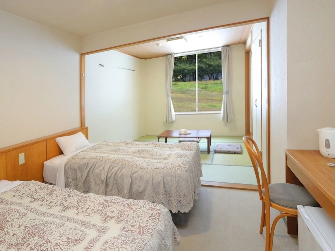 Standard room with mountain view